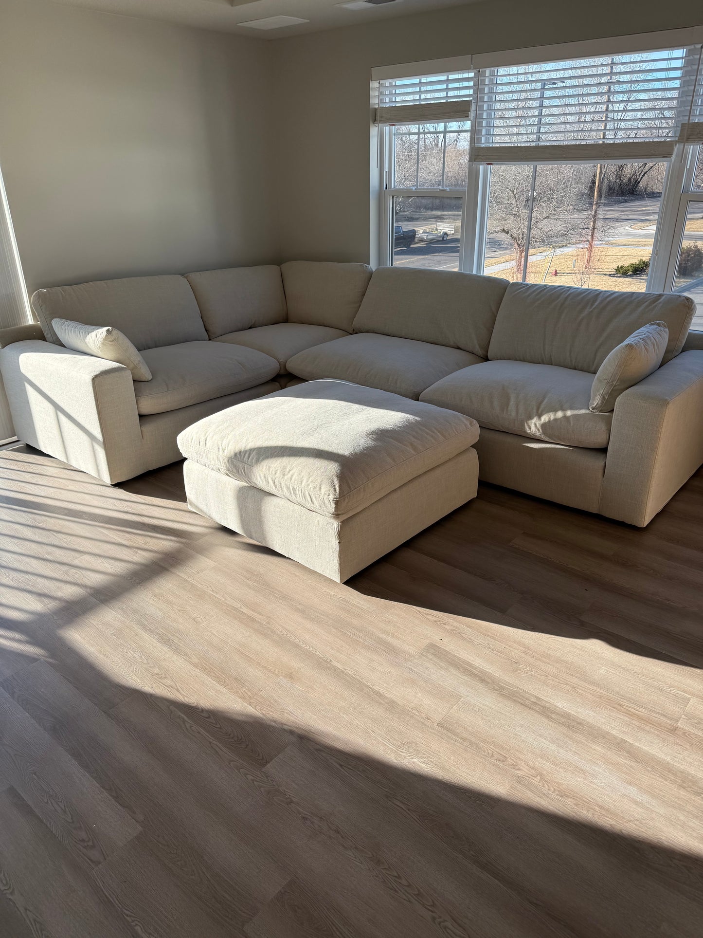 Elyza 4-Piece Sectional with Ottoman