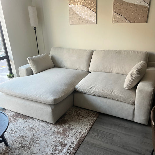 Elyza 2-Piece Sectional w/ Chaise