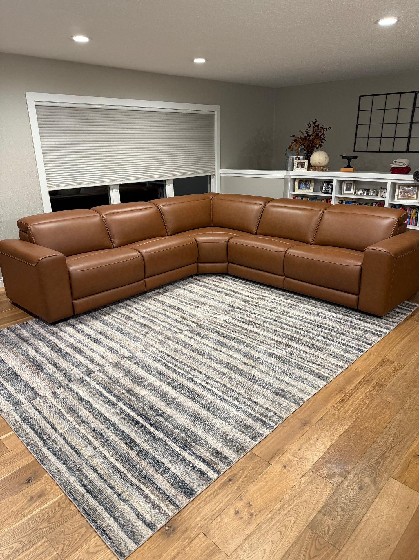 Magic-Man 5-Piece Power Reclining Sectional
