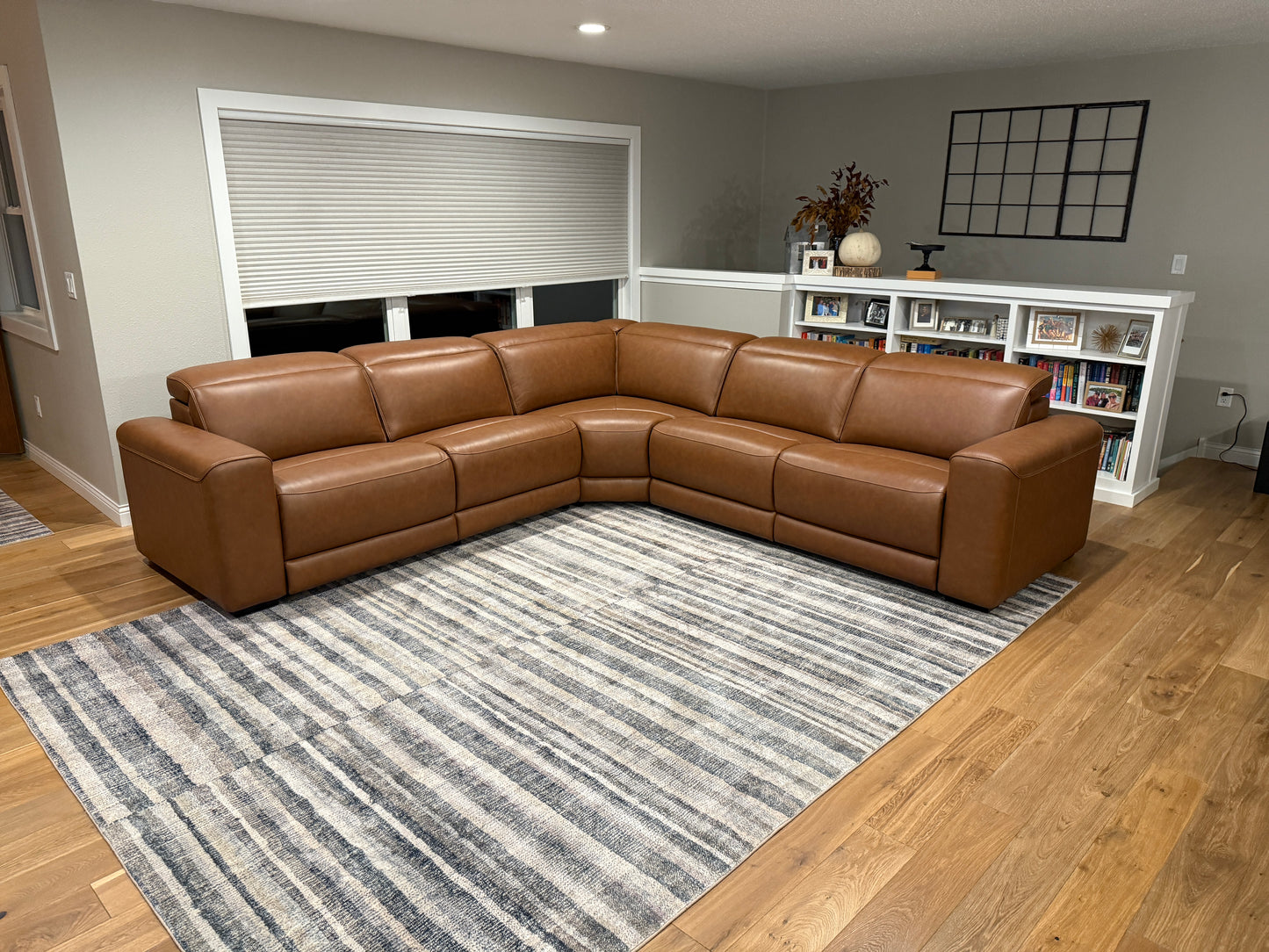 Magic-Man 5-Piece Power Reclining Sectional