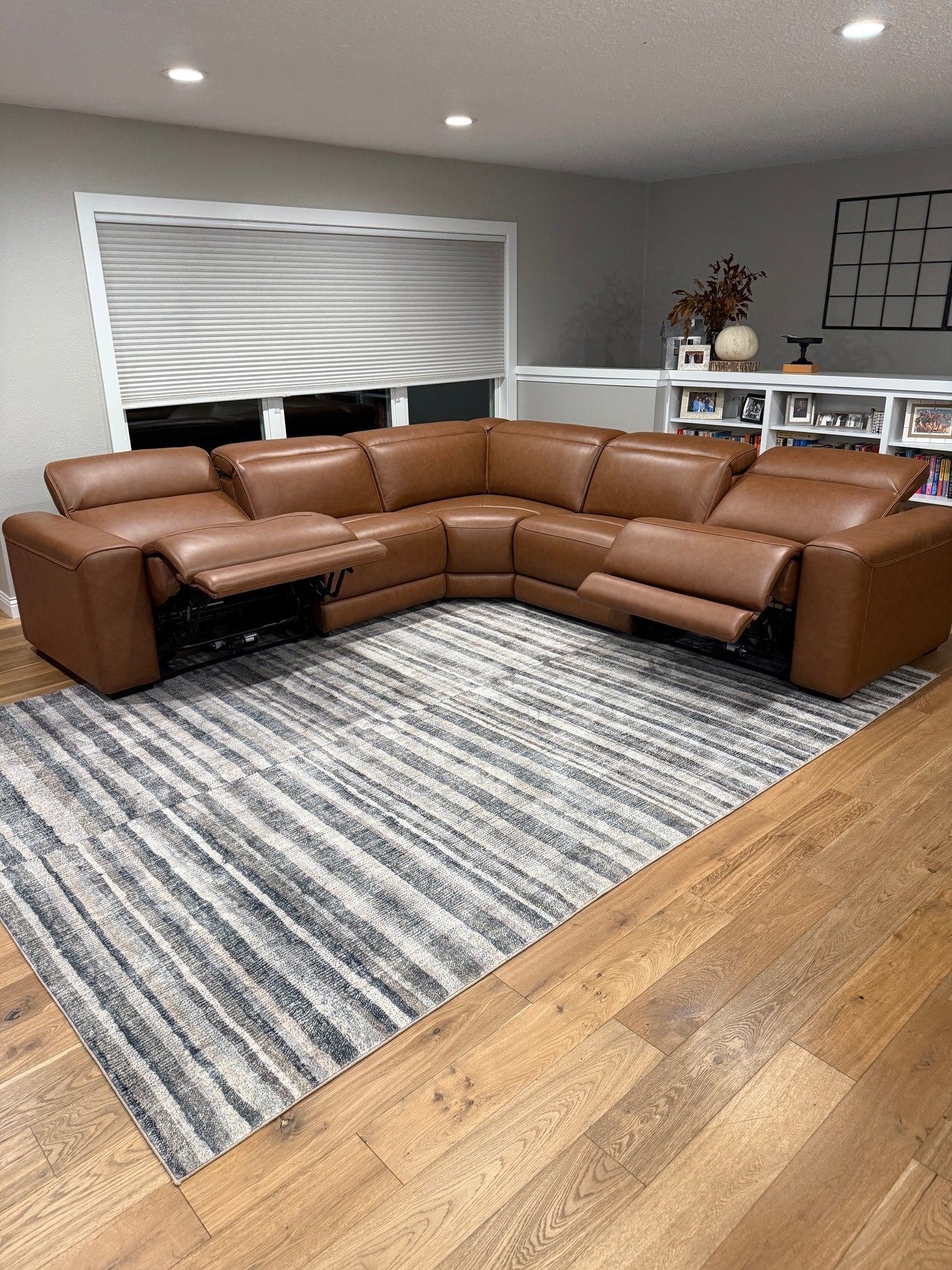 Magic-Man 5-Piece Power Reclining Sectional