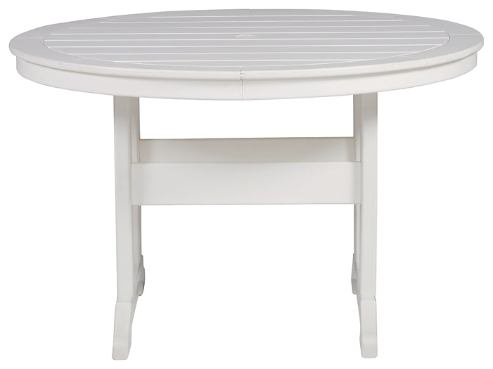 Crescent Luxe Round Dining Table w/UMB OPT