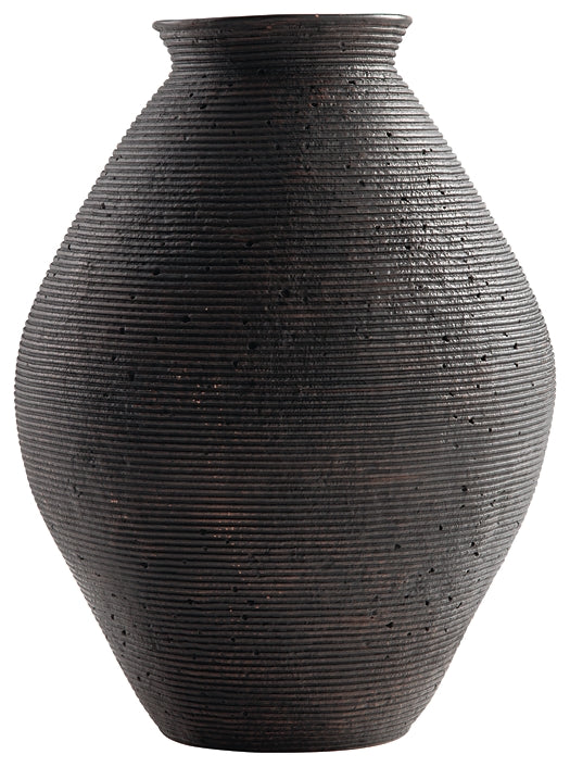 Hannela Vase