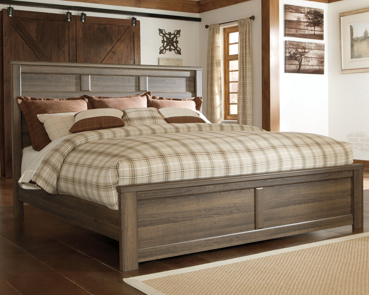 Juararo King Poster Bed with Dresser