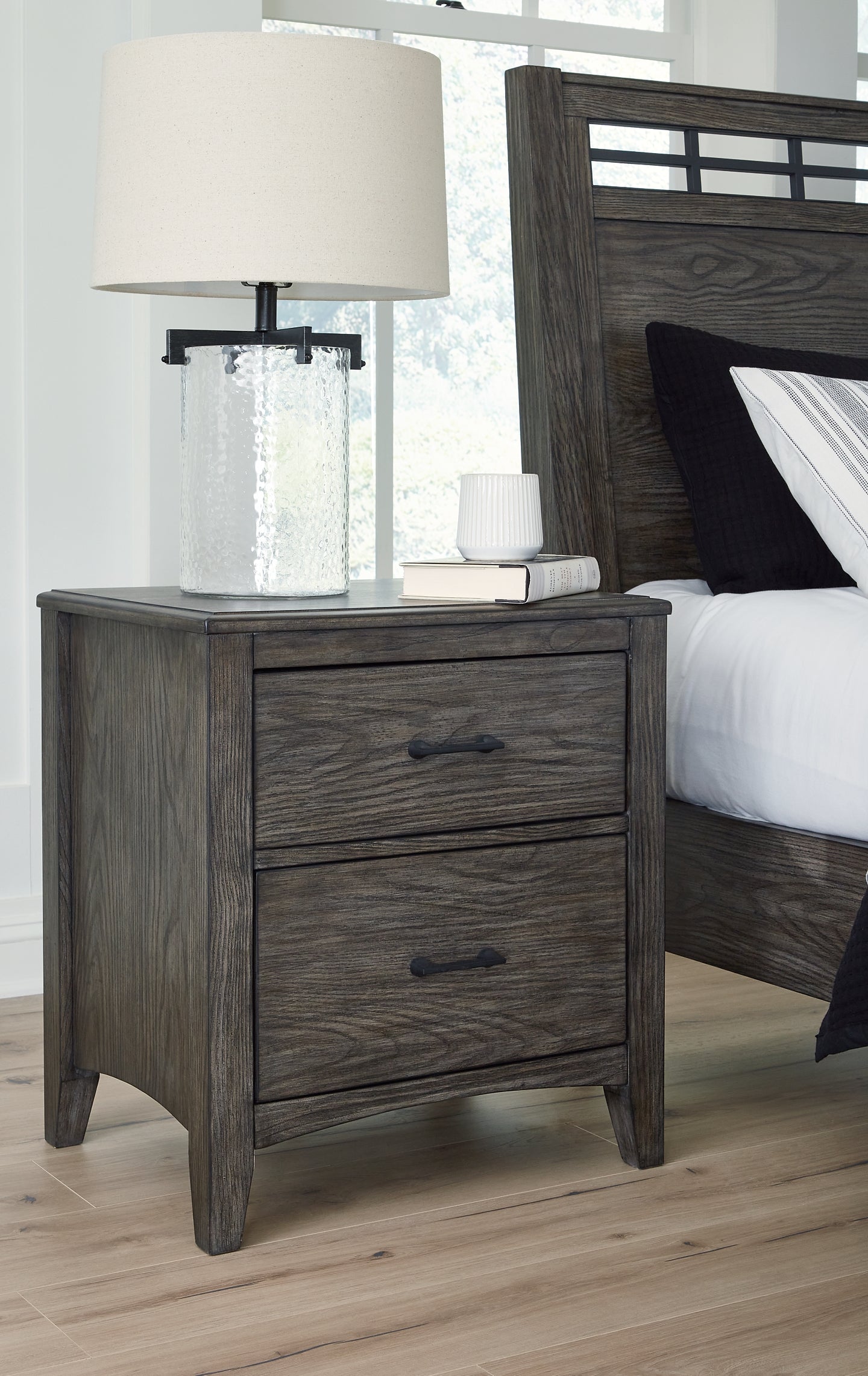 Montillan Queen Panel Bed with Mirrored Dresser, Chest and 2 Nightstands