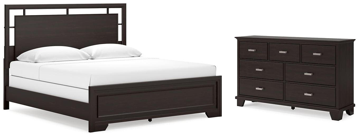 Covetown King Panel Bed with Dresser