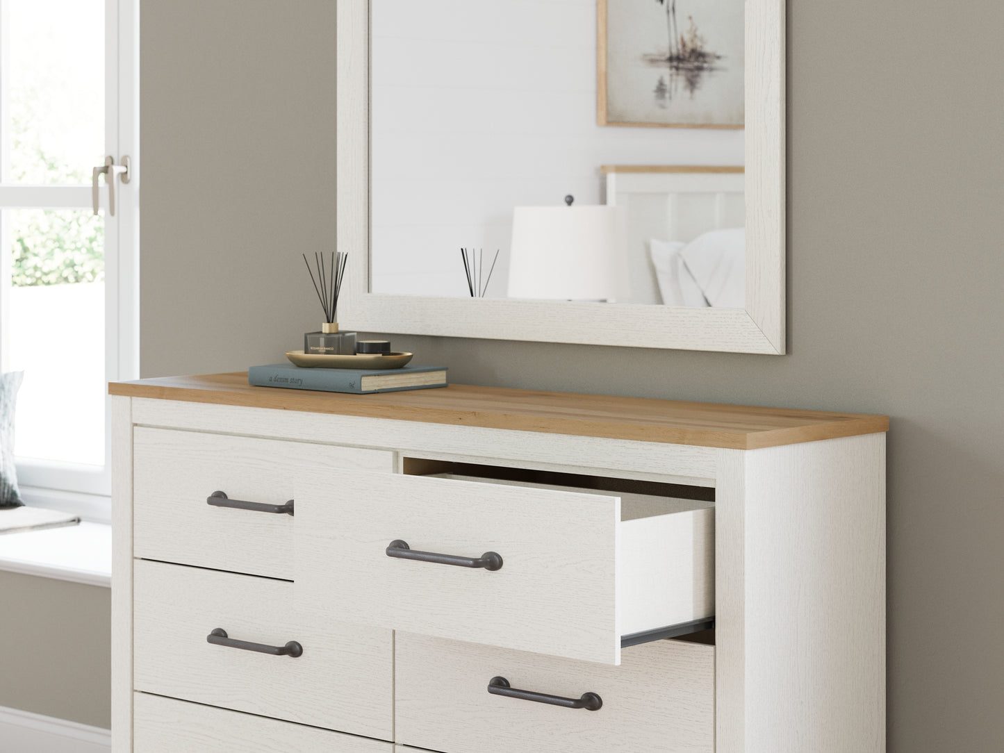 Linnocreek Twin Panel Bed with Mirrored Dresser