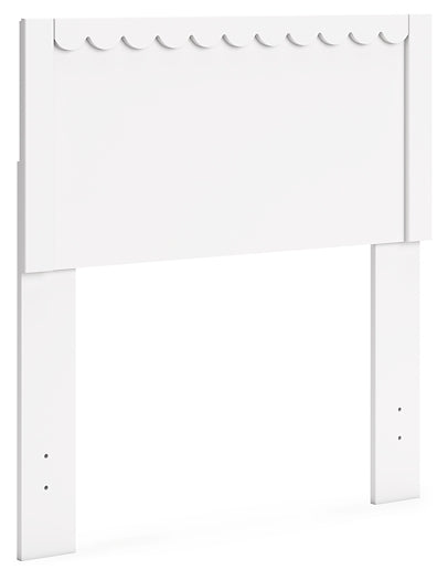 Hallityn Twin Panel Headboard with Dresser and 2 Nightstands